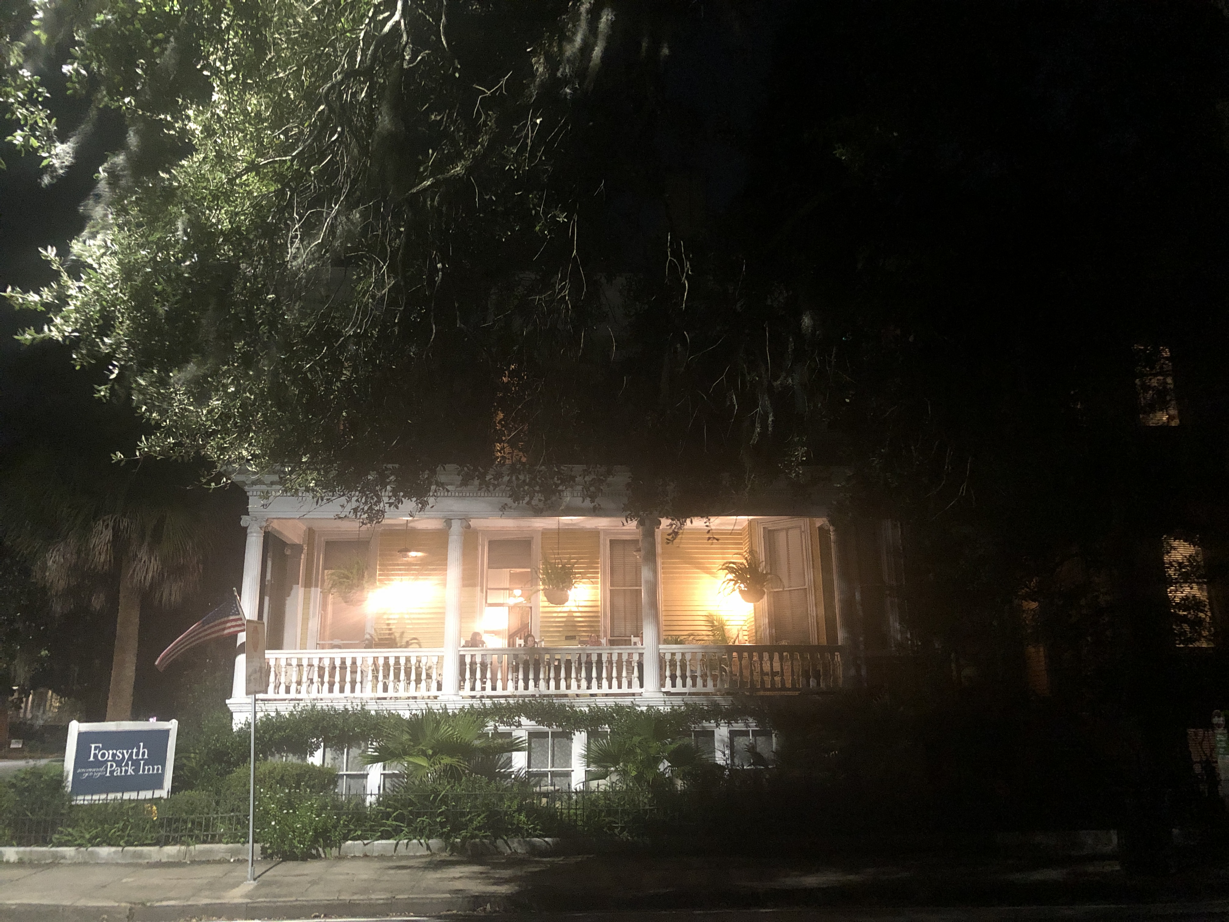 Forsyth Park Inn - #1 Ghost Tour